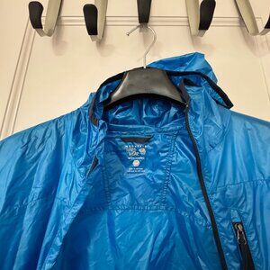 Mountain Hardware super light hooded windshell jacket - Men's M